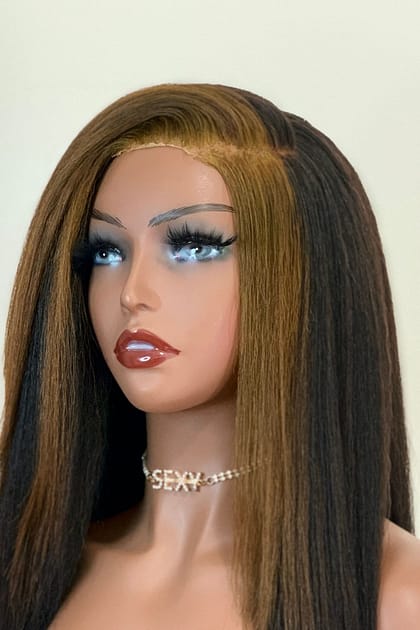 Naomi Kinky Straight Lace Closure Wig with Honey Brown Streak | DemiStyle